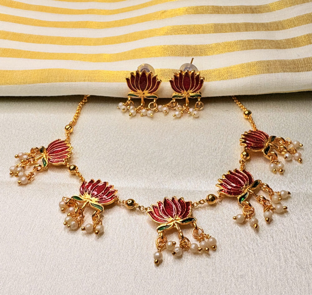 Lotus chocker-white beads.