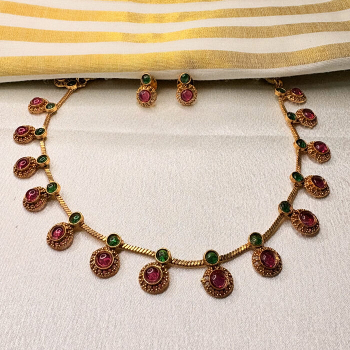 Kemp stone necklace