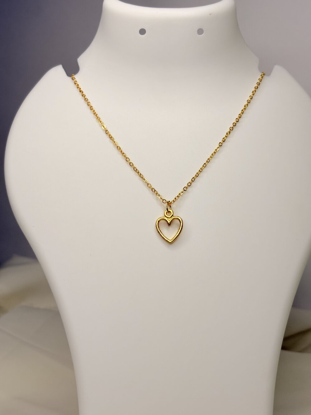 Dainty heart necklace